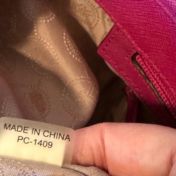 Michael Kors Tote Fuschia - Picture 8 of 9